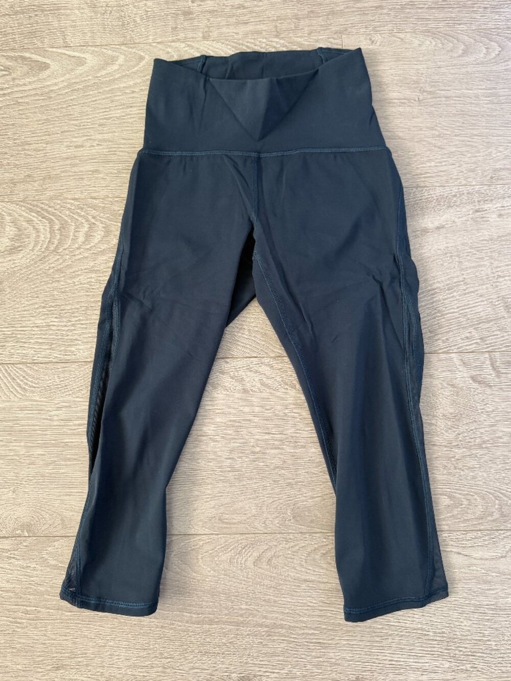 Lululemon  Mesh Panel Crop Leggings Womens Size 2 Running